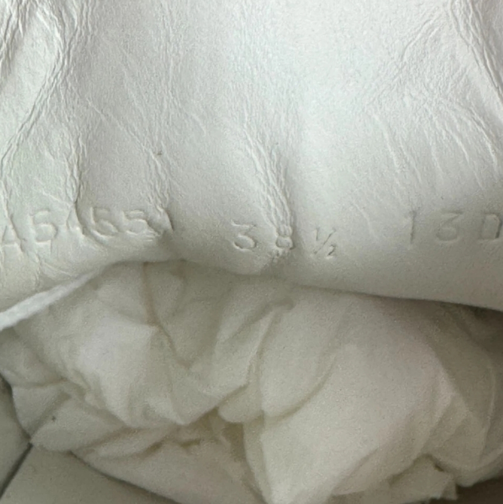 Gucci Auth Women  8.5 US 38.5 EU White Leather Web Arrow Ace Sneakers Shoes - Picture 9 of 9